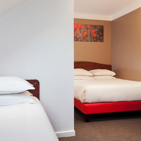 Brit Hotel Арас Екстер'єр фото
