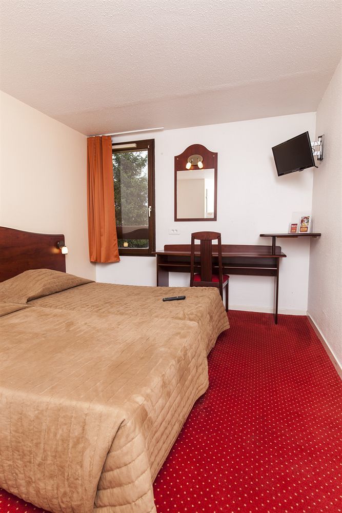 Brit Hotel Арас Екстер'єр фото
