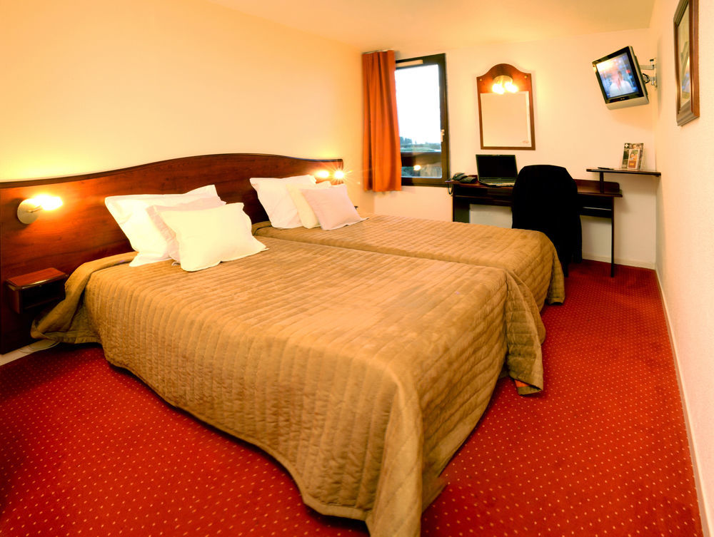 Brit Hotel Арас Екстер'єр фото
